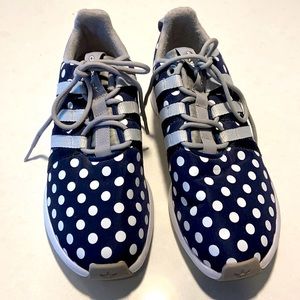 Adidas sneaker women’s size 8